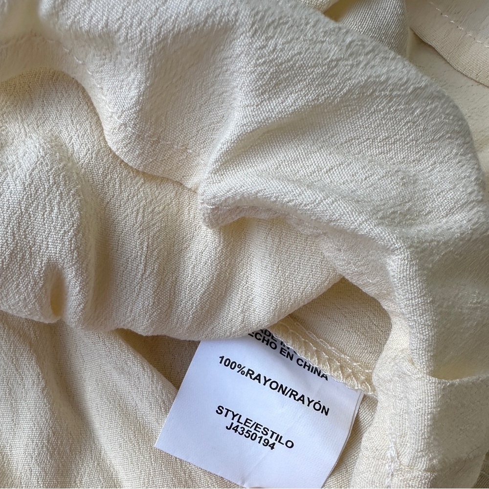 NWT June & Hudson Cream Tan Cold Shoulder Crinkle Ruffle Blouse Top Juniors XS - Picture 8 of 8